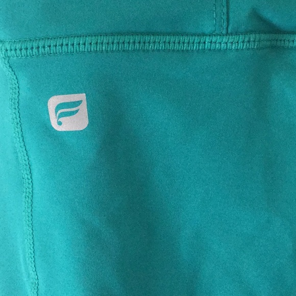 Fabletics Emerald Green Capri Back Pocket - Picture 3 of 4